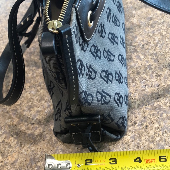 Dooney & Bourke black leather with DB monogram bag - Picture 4 of 15